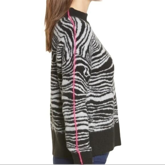 Halogen Swirl Zebra Stripe Mock Neck Sweater Large NWT - Picture 2 of 9
